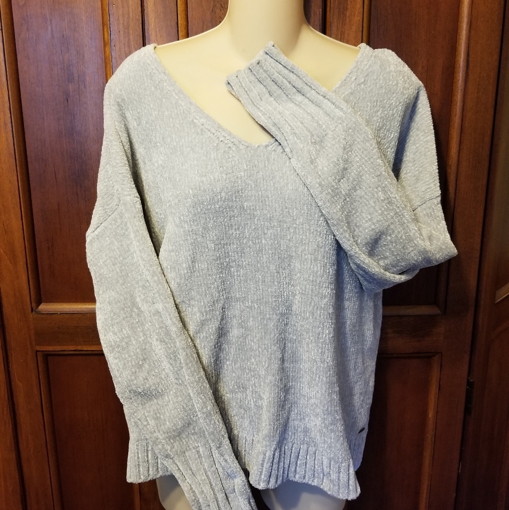 Womens cropped Hollister chenille v neck sweater